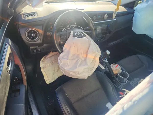 5YFBURHEXHP693338 2017 TOYOTA COROLLA - Image 8