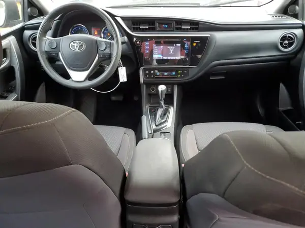 5YFBURHEXHP696370 2017 TOYOTA COROLLA - Image 8