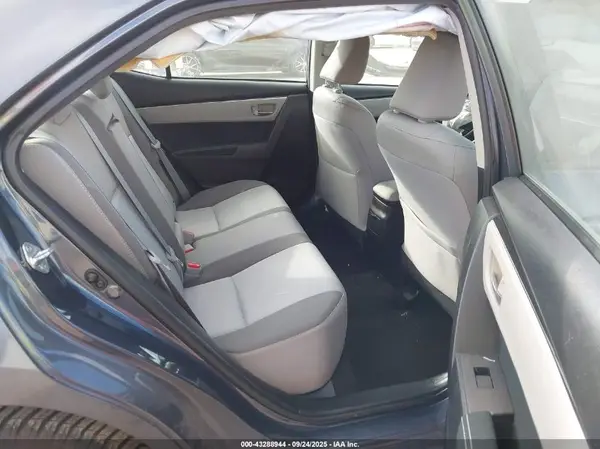 5YFBURHEXHP698913 2017 TOYOTA COROLLA - Image 8