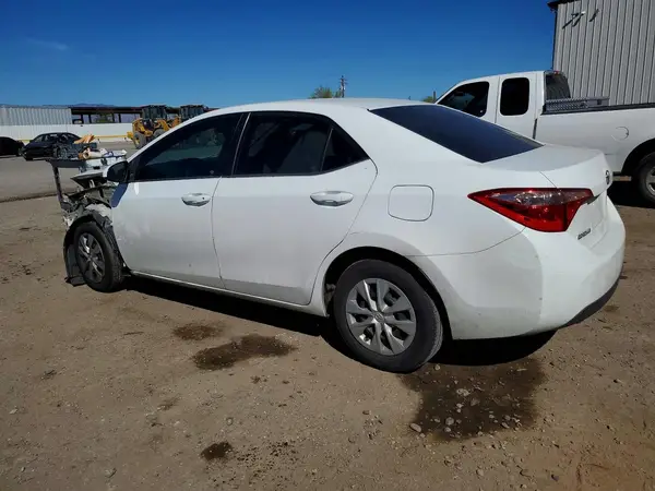 5YFBURHEXHP700191 2017 TOYOTA COROLLA - Image 2