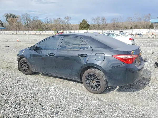 5YFBURHEXHP700630 2017 TOYOTA COROLLA - Image 2