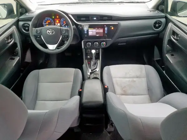 5YFBURHEXHP700837 2017 TOYOTA COROLLA - Image 8