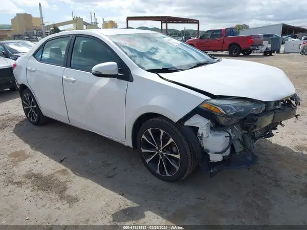 5YFBURHEXHP703091 2017 TOYOTA COROLLA - Image 1