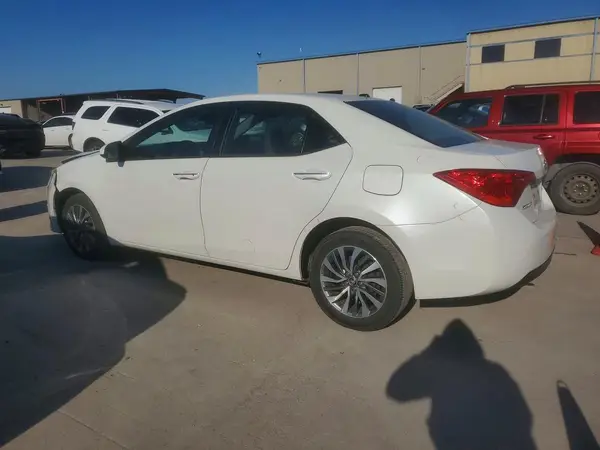 5YFBURHEXHP707917 2017 TOYOTA COROLLA - Image 2