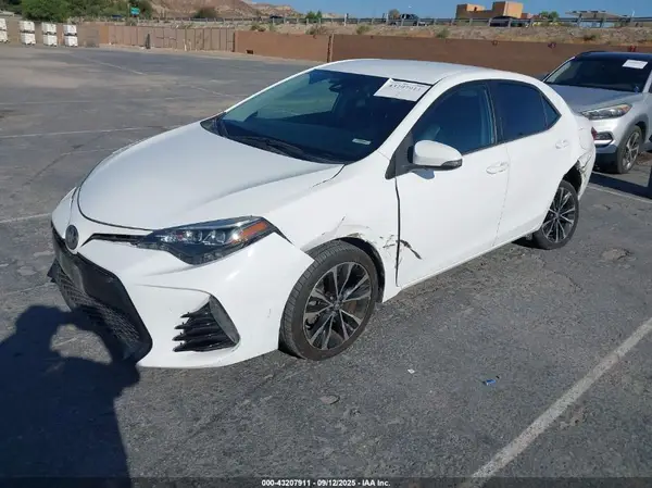 5YFBURHEXHP708338 2017 TOYOTA COROLLA - Image 2