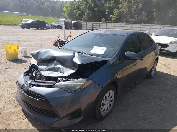 5YFBURHEXHP709912 2017 TOYOTA COROLLA - Image 2