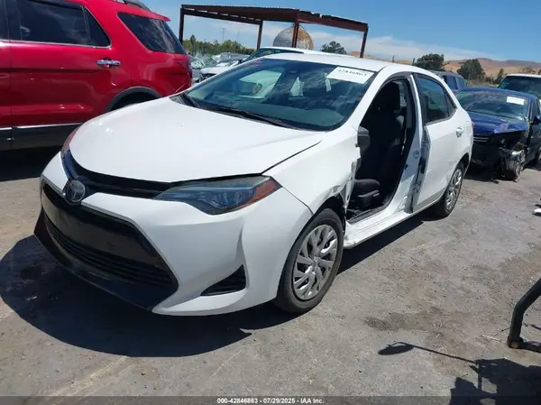 5YFBURHEXHP710669 2017 TOYOTA COROLLA - Image 2
