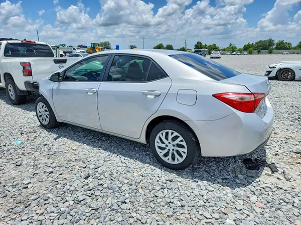 5YFBURHEXHP711174 2017 TOYOTA COROLLA - Image 2