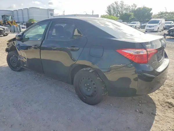 5YFBURHEXHP712762 2017 TOYOTA COROLLA - Image 2