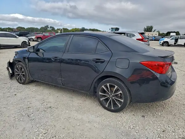 5YFBURHEXHP714463 2017 TOYOTA COROLLA - Image 2