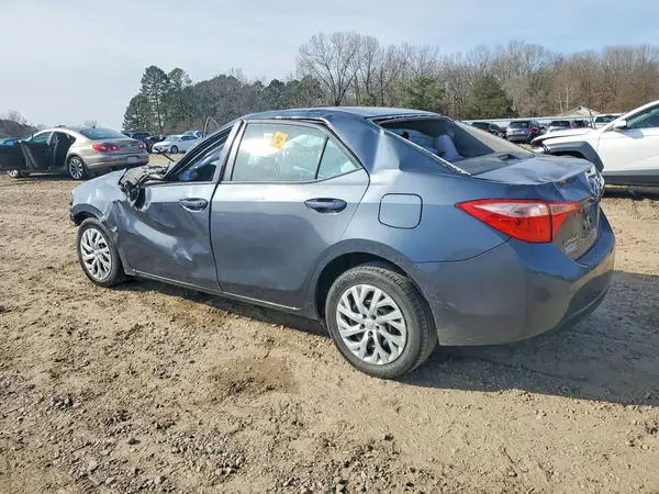 5YFBURHEXHP714866 2017 TOYOTA COROLLA - Image 2