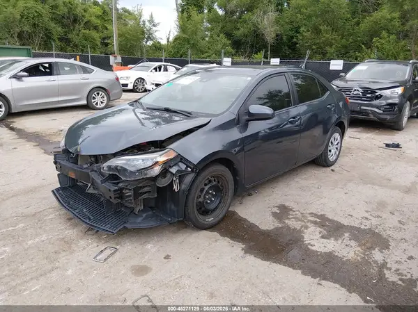 5YFBURHEXHP715015 2017 TOYOTA COROLLA - Image 2