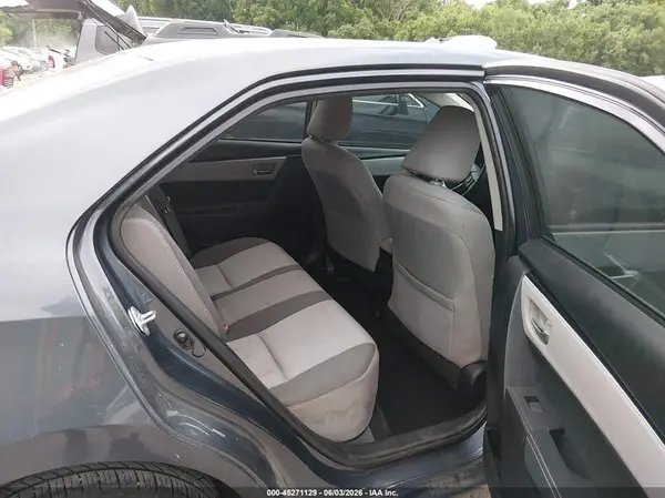 5YFBURHEXHP715015 2017 TOYOTA COROLLA - Image 8