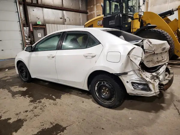 5YFBURHEXHP715113 2017 TOYOTA COROLLA - Image 2