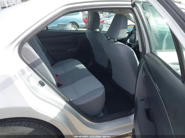 5YFBURHEXHP715757 2017 TOYOTA COROLLA - Image 8