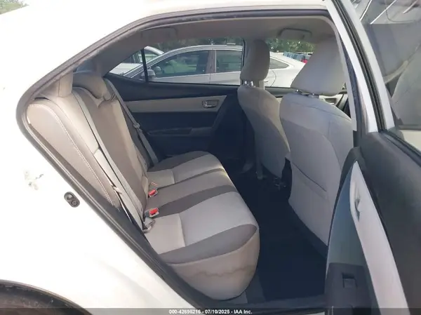 5YFBURHEXHP717265 2017 TOYOTA COROLLA - Image 8