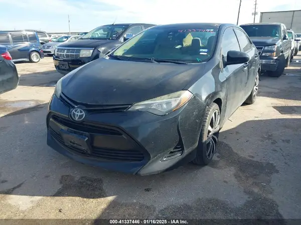 5YFBURHEXHP719453 2017 TOYOTA COROLLA - Image 2