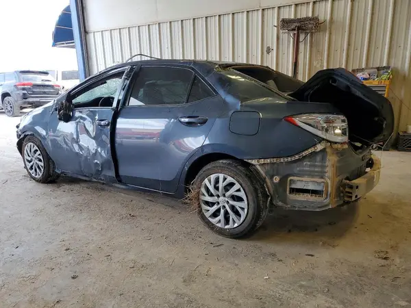 5YFBURHEXHP720621 2017 TOYOTA COROLLA - Image 2