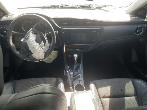 5YFBURHEXHP724118 2017 TOYOTA COROLLA - Image 8