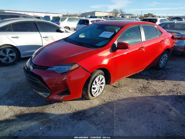 5YFBURHEXHP724751 2017 TOYOTA COROLLA - Image 2