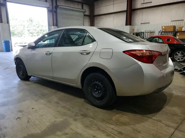 5YFBURHEXHP725091 2017 TOYOTA COROLLA - Image 2