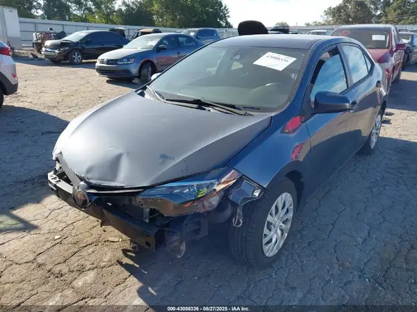 5YFBURHEXHP727035 2017 TOYOTA COROLLA - Image 2