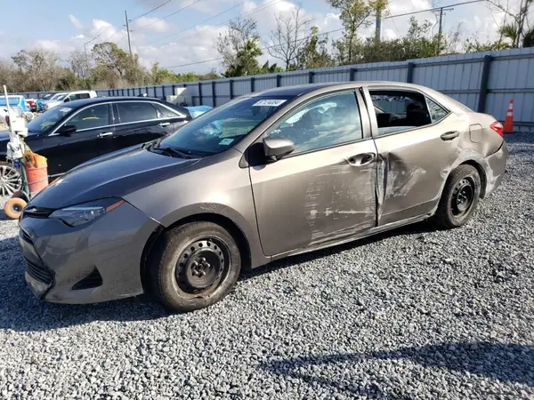 5YFBURHEXHP727472 2017 TOYOTA COROLLA - Image 1