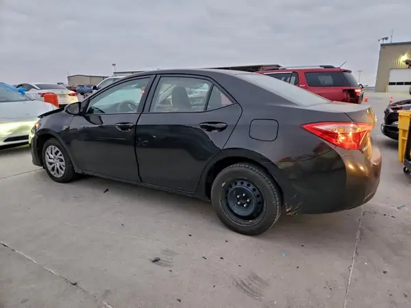 5YFBURHEXHP728573 2017 TOYOTA COROLLA - Image 2