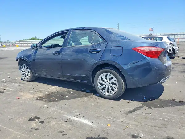 5YFBURHEXHP729951 2017 TOYOTA COROLLA - Image 2