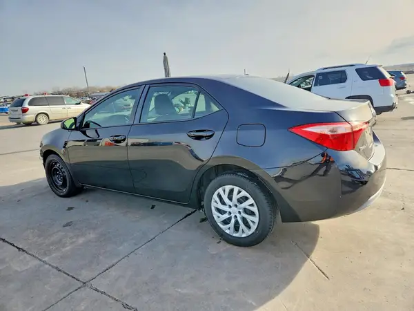 5YFBURHEXHP733207 2017 TOYOTA COROLLA - Image 2