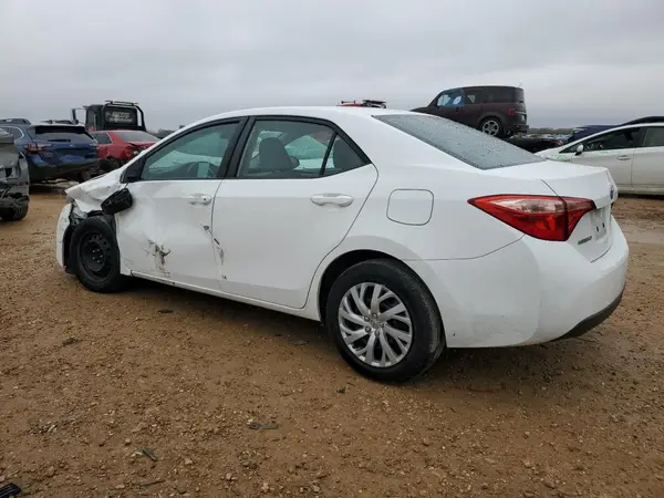5YFBURHEXHP733370 2017 TOYOTA COROLLA - Image 2