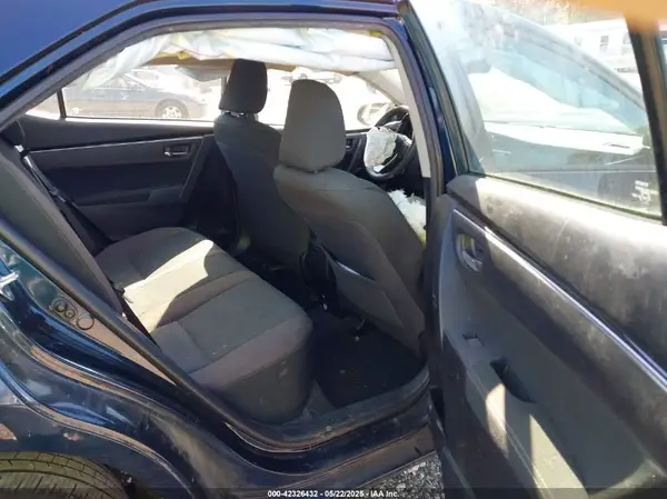 5YFBURHEXHP733935 2017 TOYOTA COROLLA - Image 8