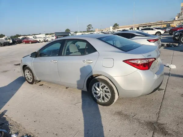 5YFBURHEXHP734082 2017 TOYOTA COROLLA - Image 2