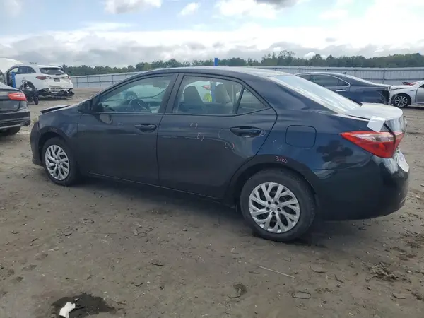 5YFBURHEXHP734812 2017 TOYOTA COROLLA - Image 2