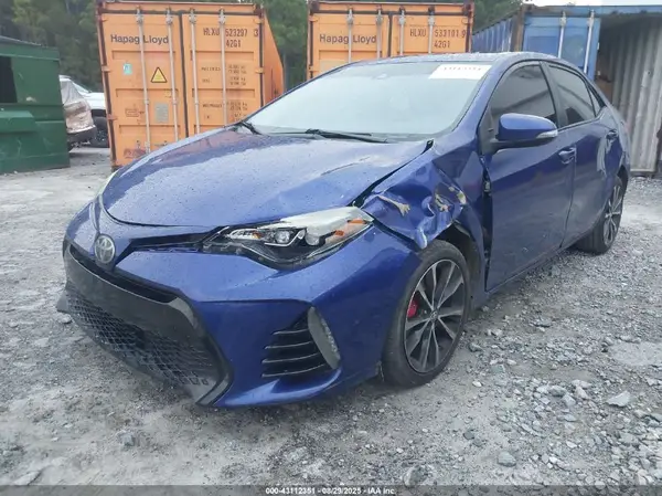 5YFBURHEXHP736219 2017 TOYOTA COROLLA - Image 2