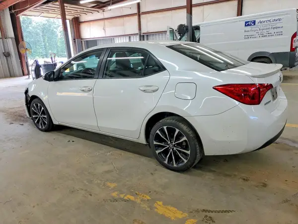 5YFBURHEXHP736947 2017 TOYOTA COROLLA - Image 2