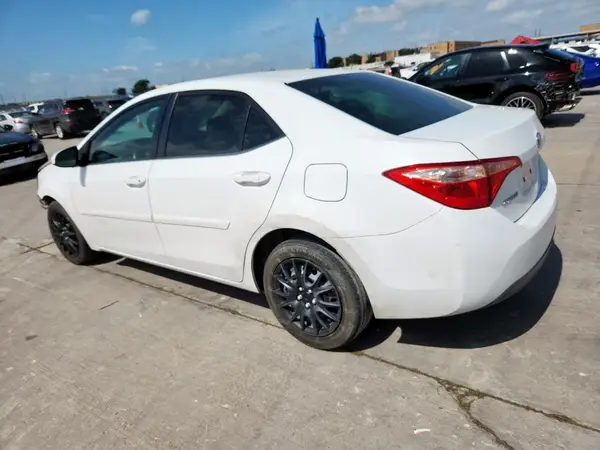 5YFBURHEXJP738235 2018 TOYOTA COROLLA - Image 2