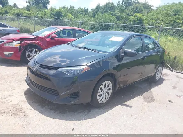 5YFBURHEXJP739224 2018 TOYOTA COROLLA - Image 2