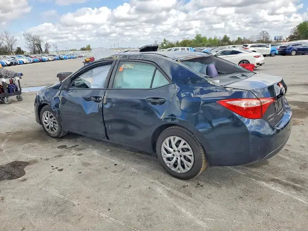 5YFBURHEXJP741295 2018 TOYOTA COROLLA - Image 2