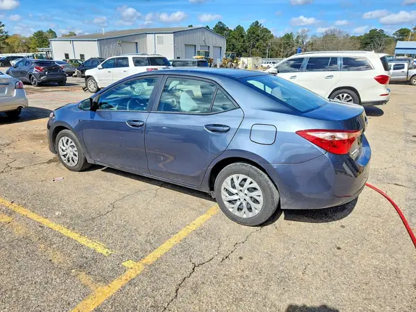 5YFBURHEXJP741359 2018 TOYOTA COROLLA - Image 2