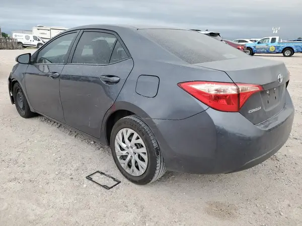 5YFBURHEXJP741989 2018 TOYOTA COROLLA - Image 2