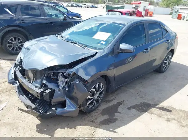 5YFBURHEXJP743435 2018 TOYOTA COROLLA - Image 2