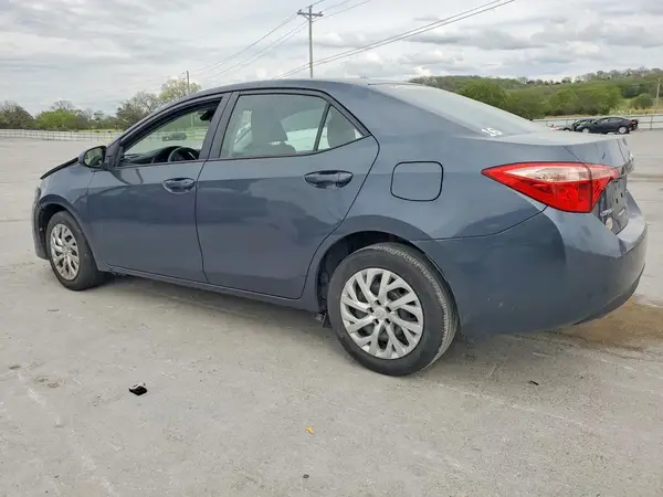 5YFBURHEXJP745640 2018 TOYOTA COROLLA - Image 2