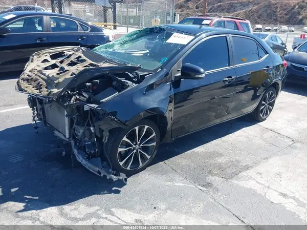 5YFBURHEXJP746089 2018 TOYOTA COROLLA - Image 2