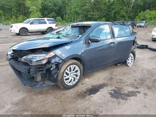 5YFBURHEXJP746786 2018 TOYOTA COROLLA - Image 2