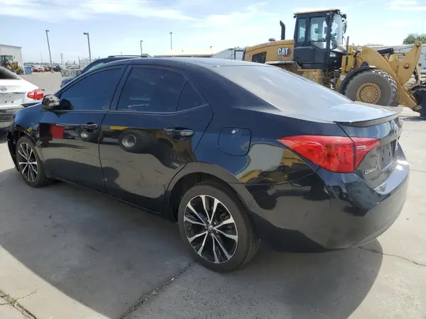 5YFBURHEXJP746951 2018 TOYOTA COROLLA - Image 2