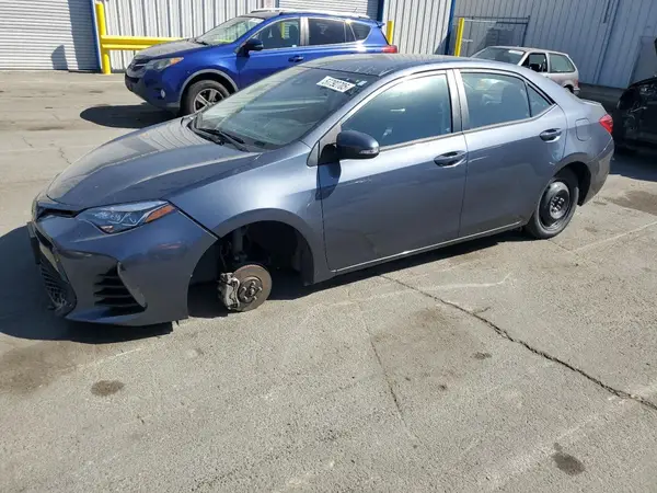 5YFBURHEXJP747582 2018 TOYOTA COROLLA - Image 1