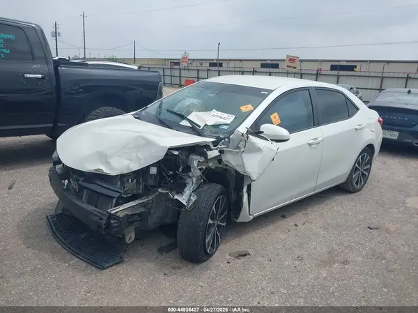 5YFBURHEXJP748389 2018 TOYOTA COROLLA - Image 2