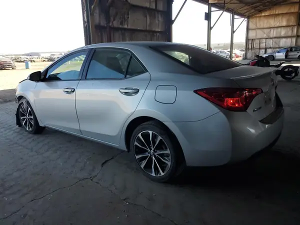 5YFBURHEXJP748425 2018 TOYOTA COROLLA - Image 2