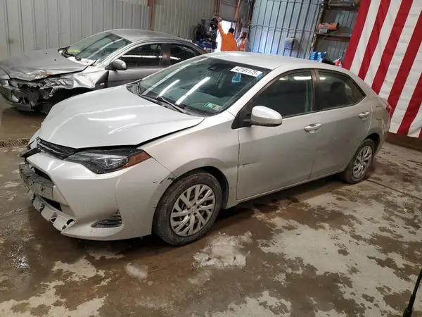 5YFBURHEXJP750952 2018 TOYOTA COROLLA - Image 1